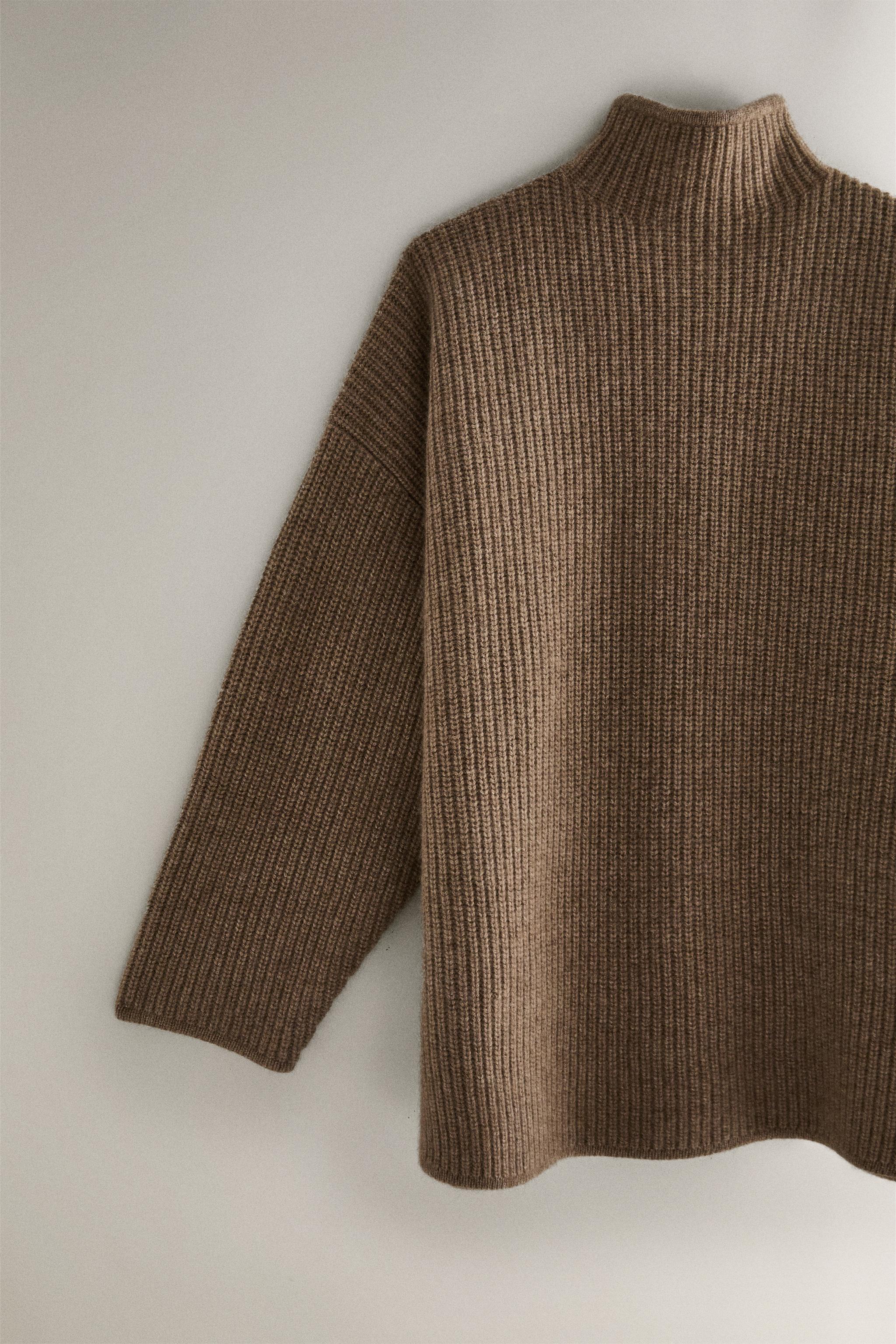 CASHMERE SWEATER